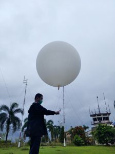 Peluncuran Radiosonde iMS-100 jam 00 & 06 UTC di Pangkalpinang